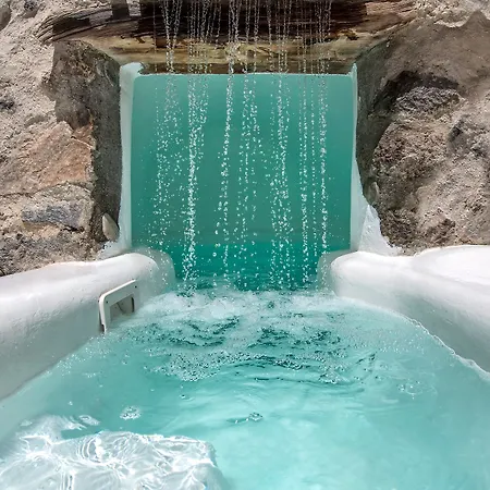 Dandy Cave Villa